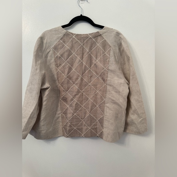 Chico's - Picture 2 of 9